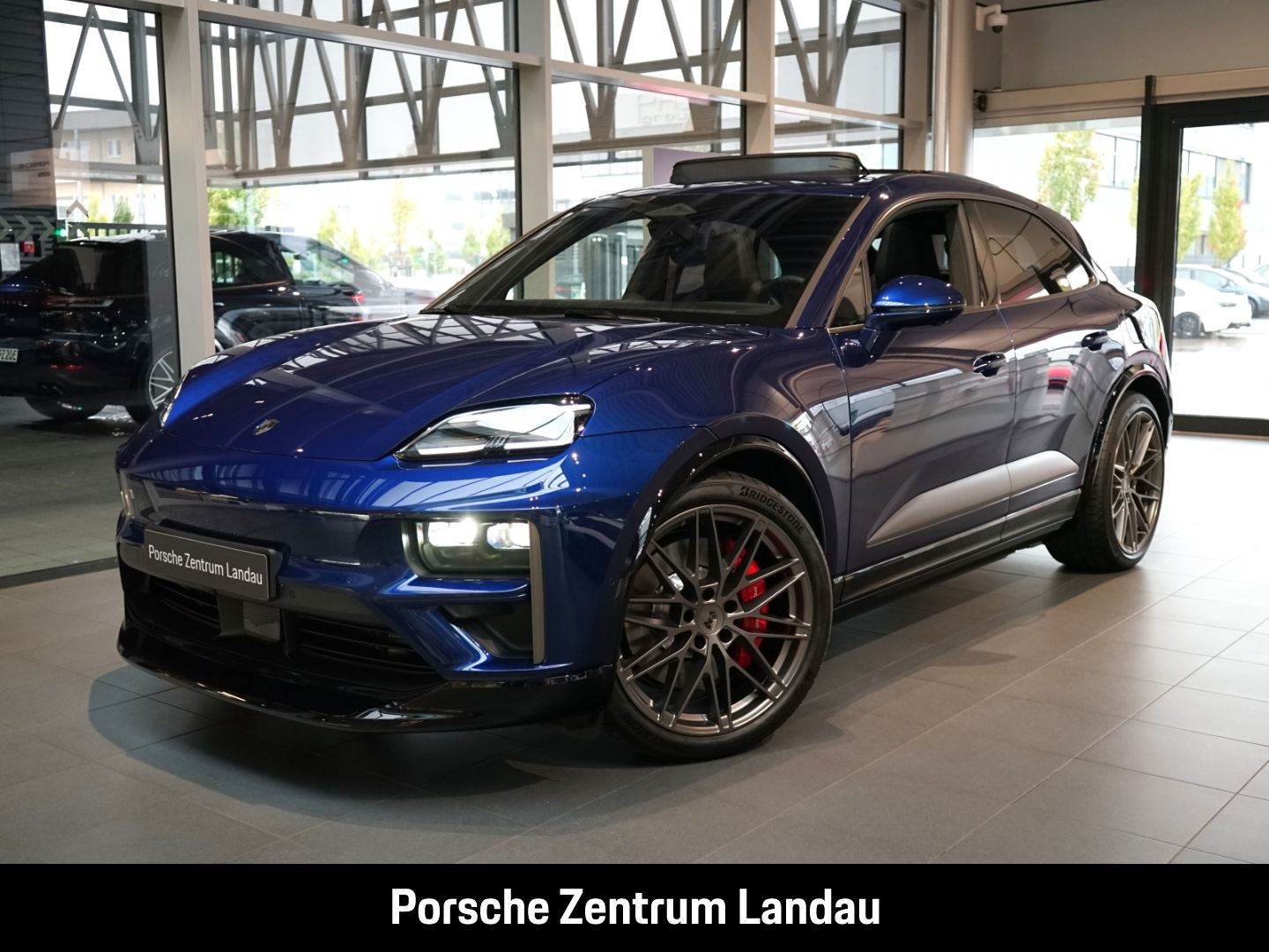 Porsche Macan Turbo Burmester HA-Lenkung InnoDrive