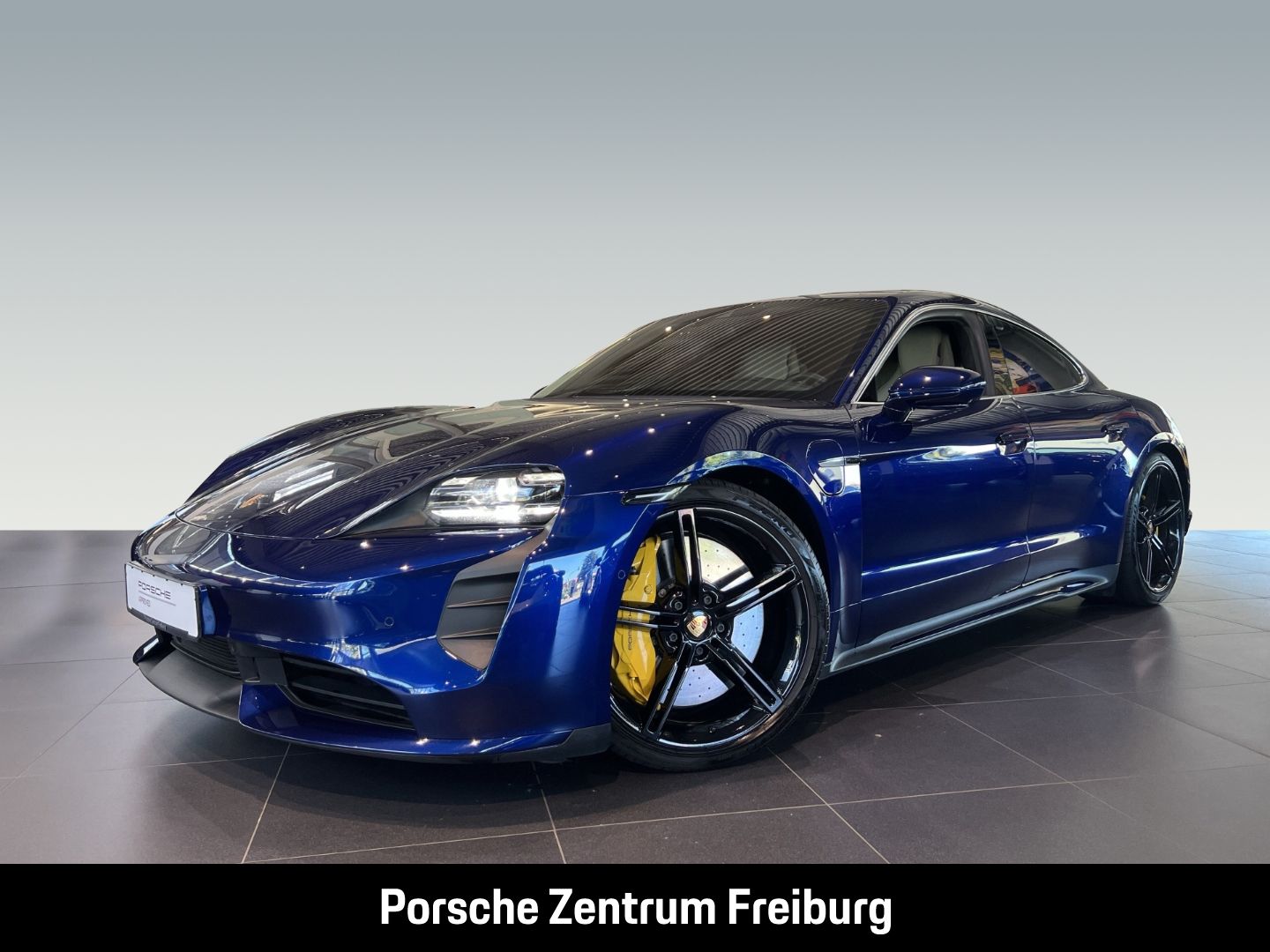Porsche Taycan Turbo HA-Lenkung InnoDrive Head-Up BOSE