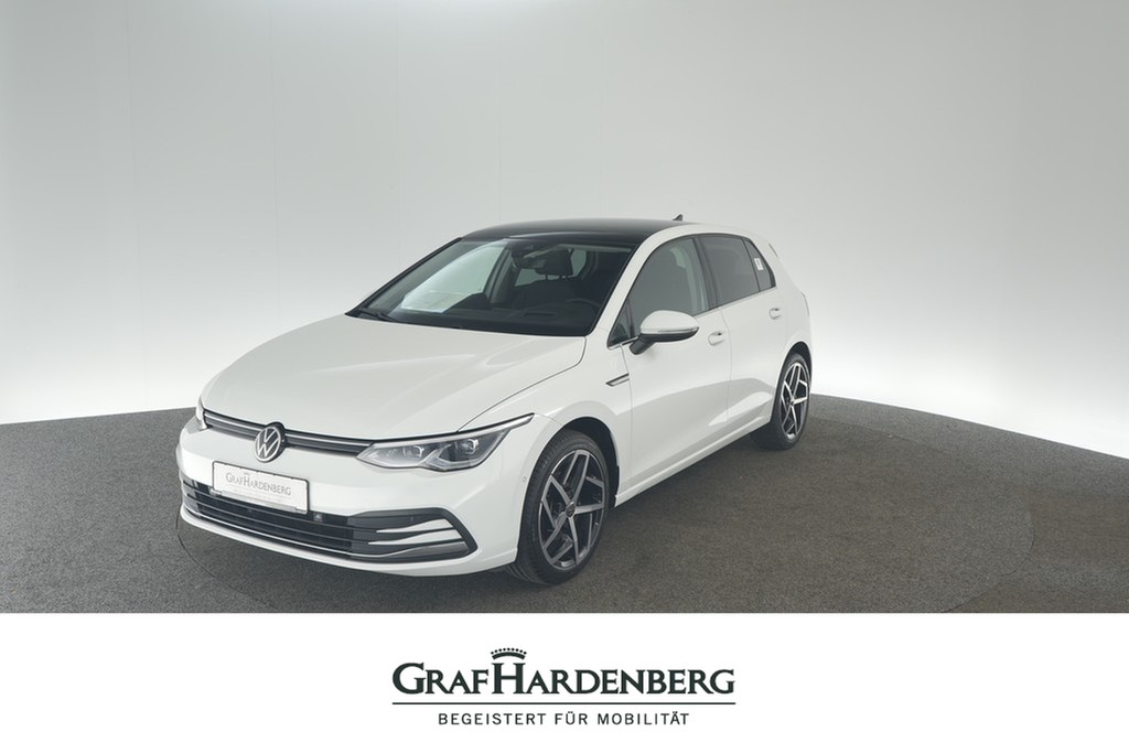 Volkswagen Golf VIII 1.5 TSI Style Panoramadach Navi