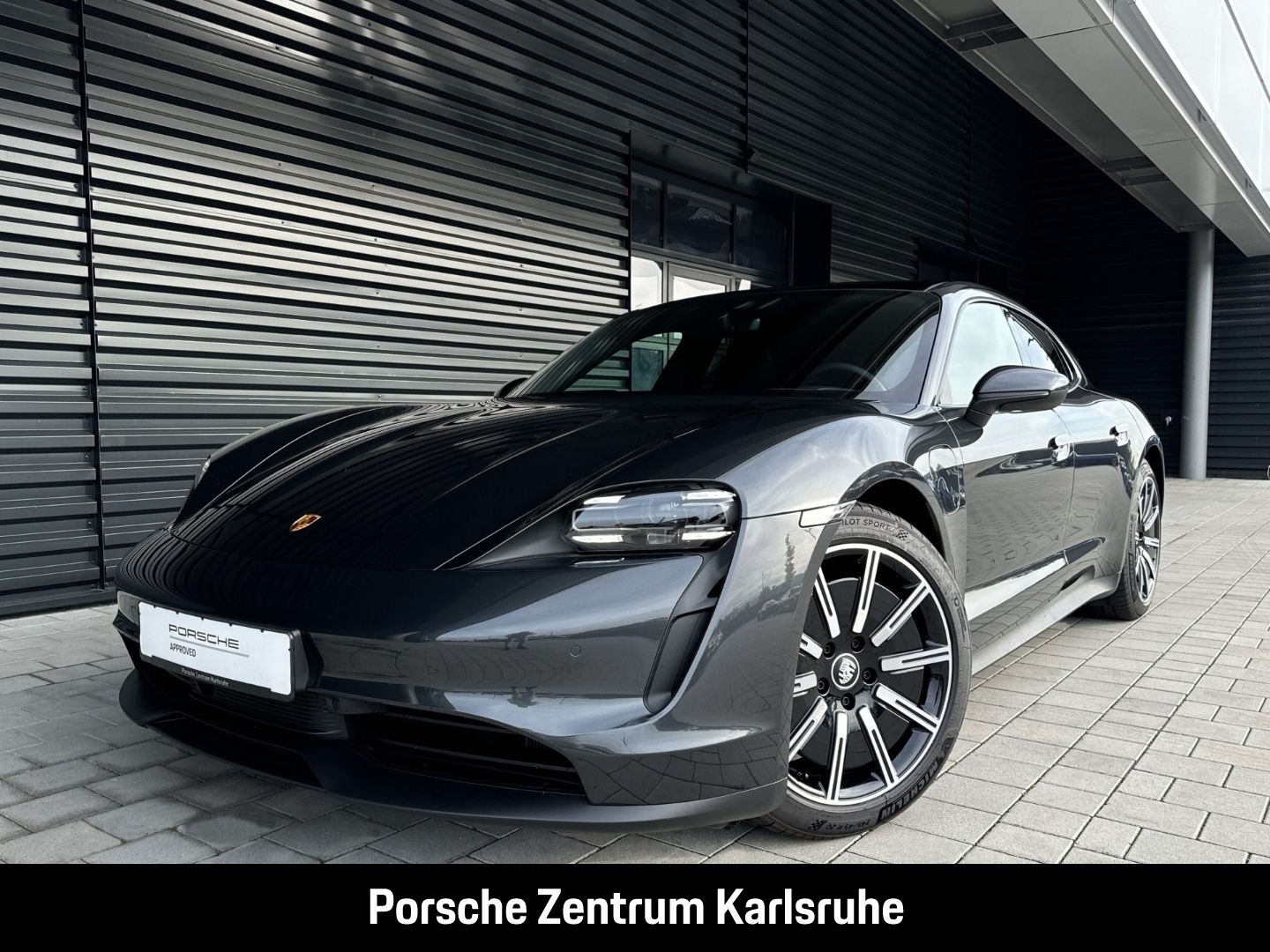 Porsche Taycan Sport Turismo LED Rückfahrkamera PCM