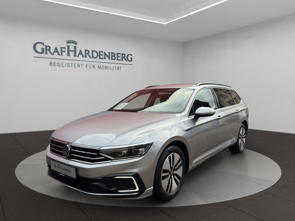 Volkswagen Passat Variant GTE eHybrid Navi AHK MatrixLED