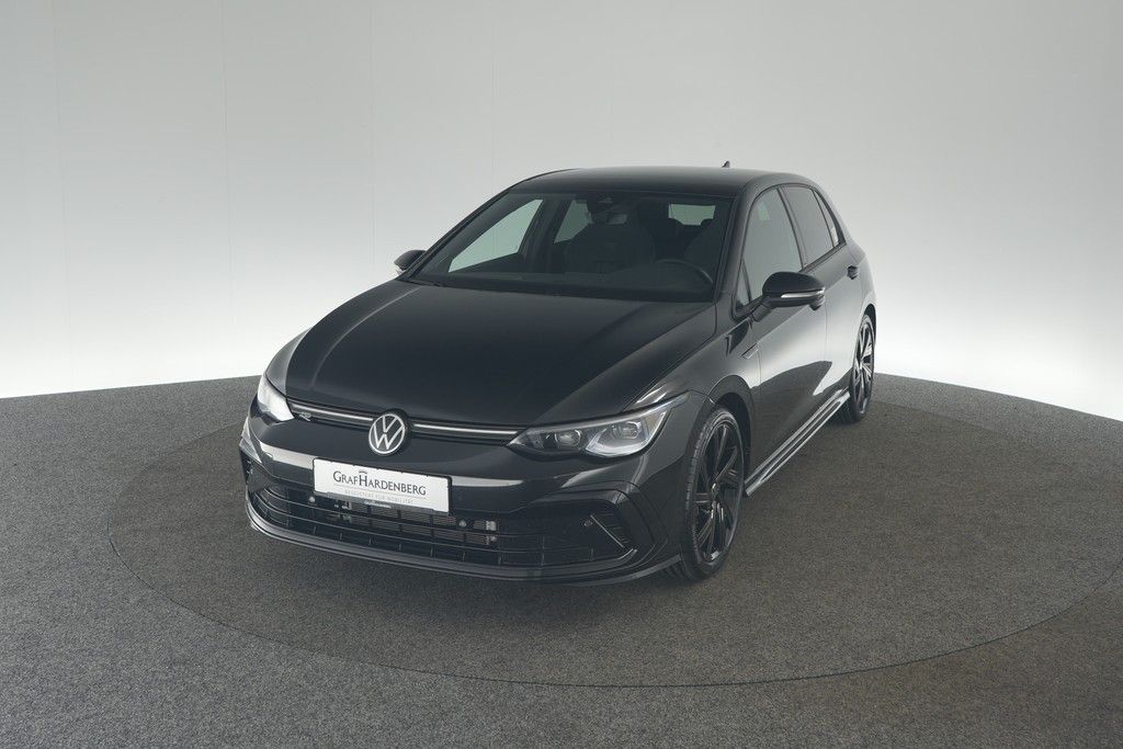 Volkswagen Golf VIII 1.5 eTSI DSG R-Line ACC Kamera Navi