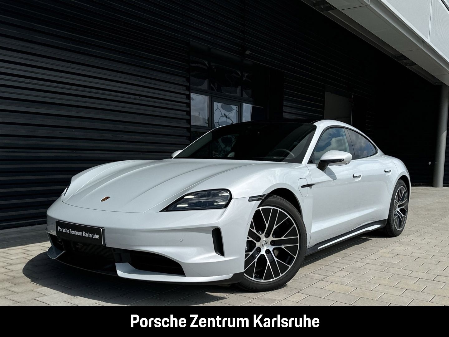 Porsche Taycan HD-Matrix InnoDrive SportDesign 20-Zoll