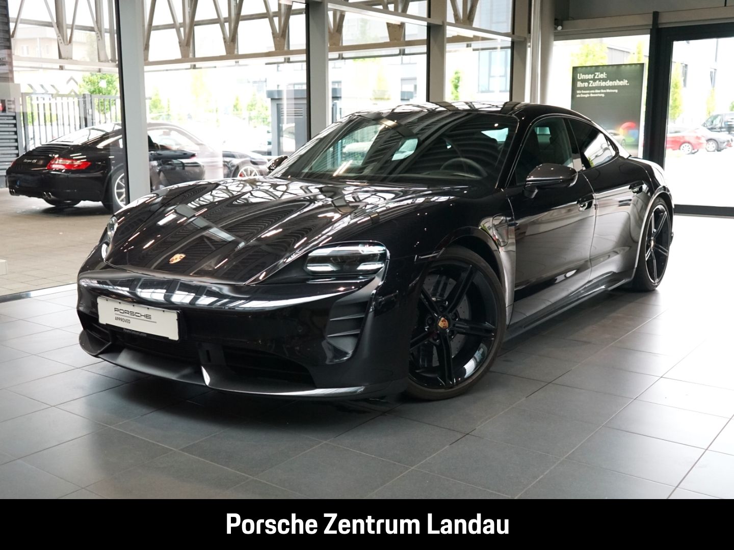 Porsche Taycan Turbo S Burmester InnoDrive Panoramadach
