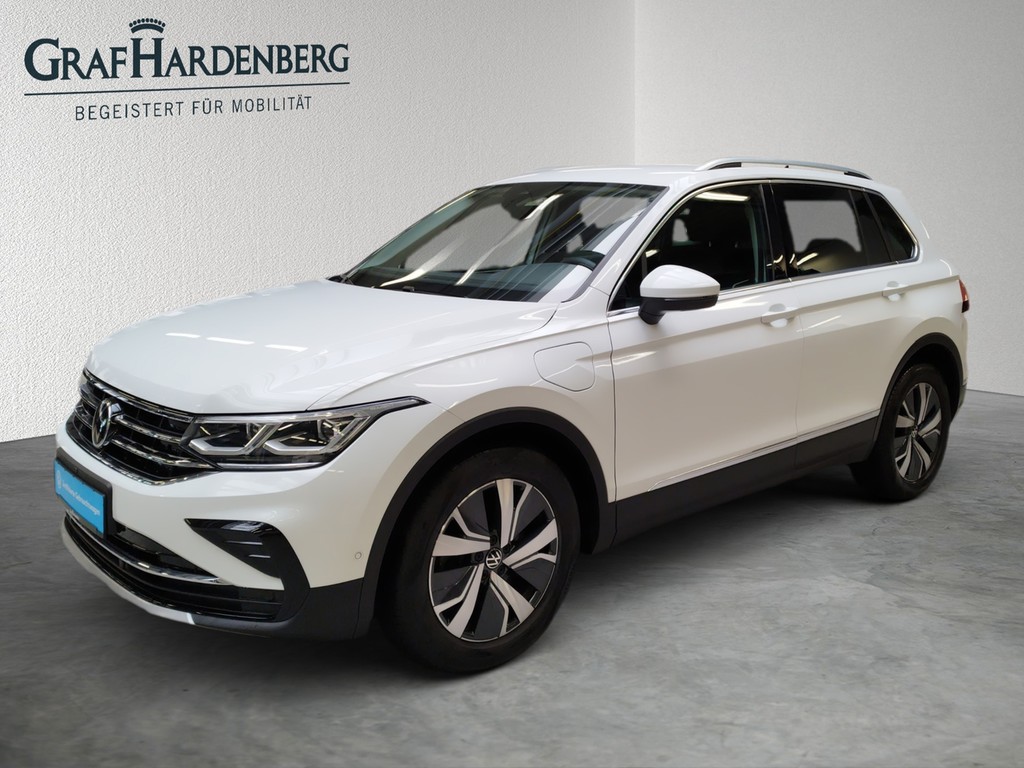 Volkswagen Tiguan 1.4 TSI DSG Elegance Matrix ACC AHK