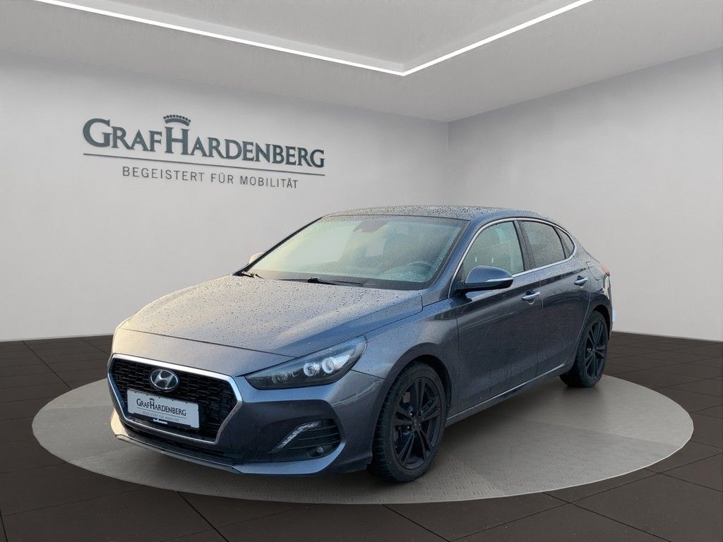 Hyundai i30 Fastback 1.4 T-GDI Premium NAVI/SHZ/PDC