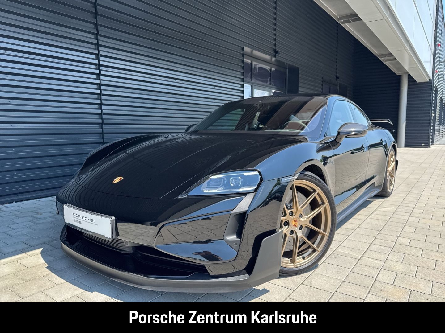Porsche Taycan Turbo GT mit Weissach-Paket BOSE LED
