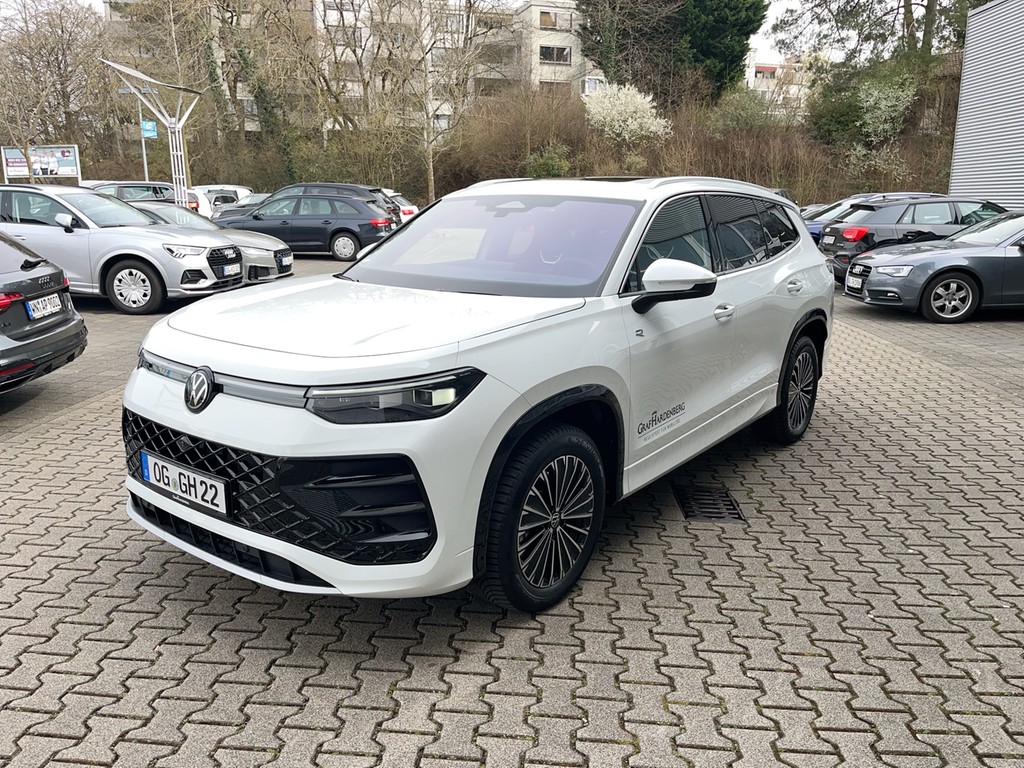 Volkswagen Tayron 2.0 TDI DSG 4M *R-LINE* AHK*PANO*IQ*H/K*
