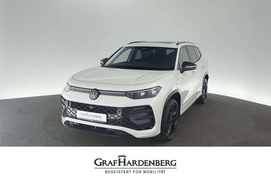 Volkswagen Tayron 1.5 eHybrid DSG R-Line IQ.LIGHT Pano