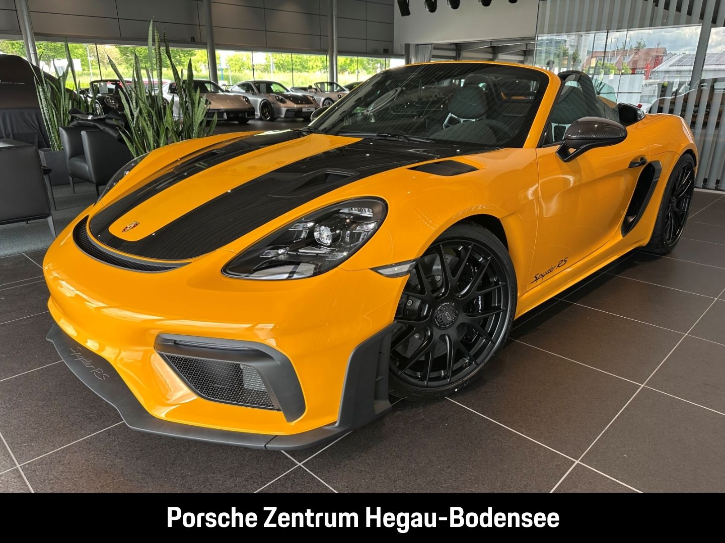 Porsche Boxster 718 Spyder RS/Weissach/PCCB/90L/PTS Signalgelb