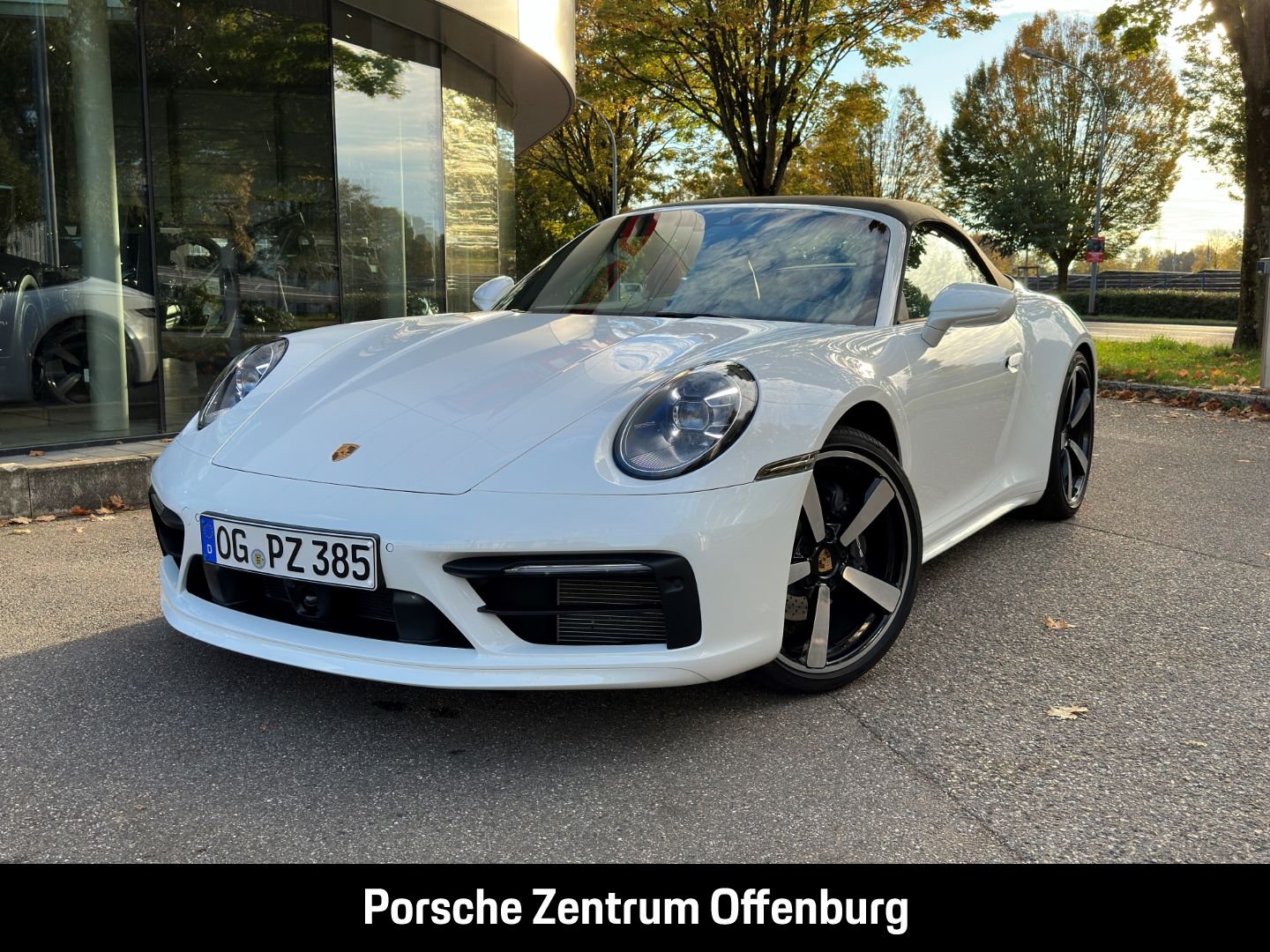 Porsche 992 (911) Carrera 4 Cabriolet