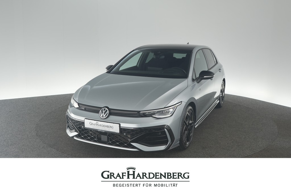 Volkswagen Golf VIII 1.5 eTSI DSG R-Line Kamera Navi AHK