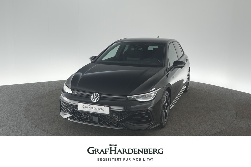 Volkswagen Golf VIII 1.5 eTSI DSG R-Line ACC LED Navi