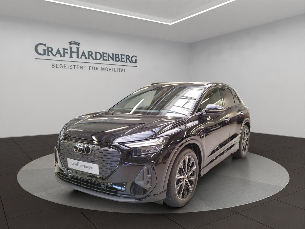Audi Q4 45 e-tron quattro S line AHK Head-up-Display